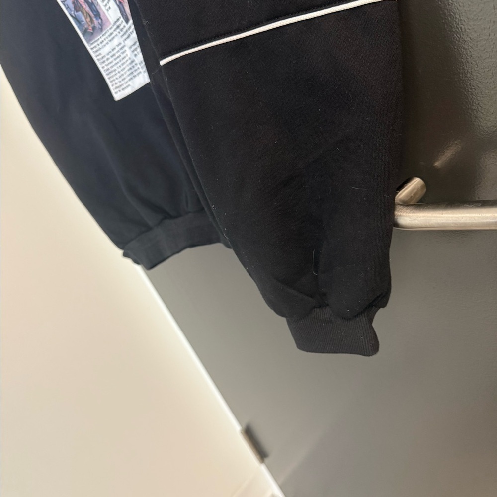Stylish Black Graphic Crewneck Top - Picture 6 of 13